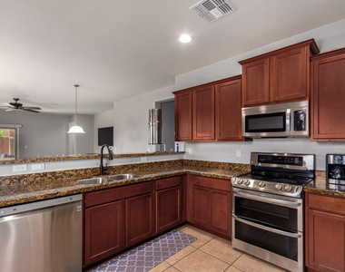 41177 W Lucera Lane - Photo Thumbnail 5