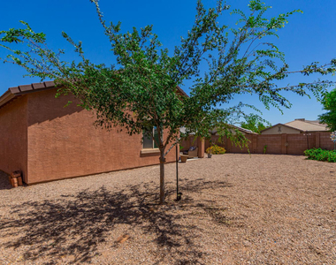 41177 W Lucera Lane - Photo Thumbnail 21