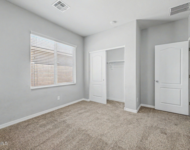 41177 W Lucera Lane - Photo Thumbnail 24