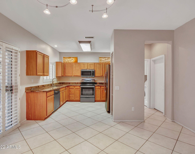 15438 W Domingo Lane - Photo Thumbnail 9