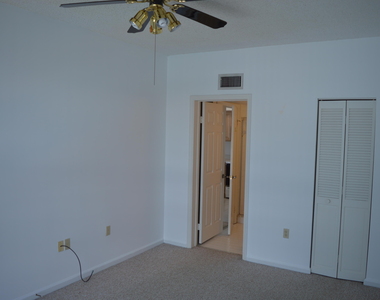 1280 S Alhambra Circle - Photo Thumbnail 9