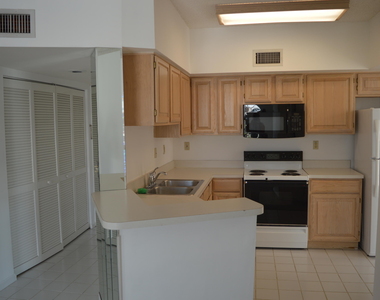 1280 S Alhambra Circle - Photo Thumbnail 5