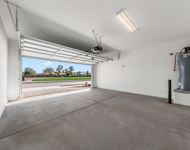 6326 S 47th Drive - Photo Thumbnail 10