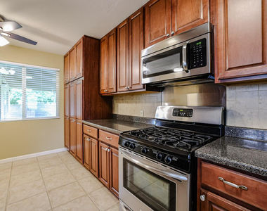 1005 E Cavalier Drive - Photo Thumbnail 7