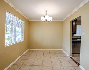 1005 E Cavalier Drive - Photo Thumbnail 4