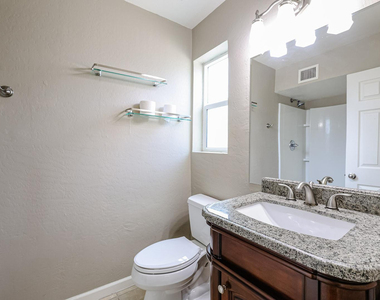 1005 E Cavalier Drive - Photo Thumbnail 17