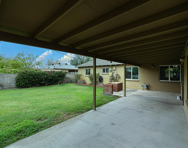 1005 E Cavalier Drive - Photo Thumbnail 24