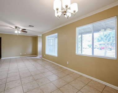 1005 E Cavalier Drive - Photo Thumbnail 2