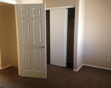 3005 E Cicero - Photo Thumbnail 6
