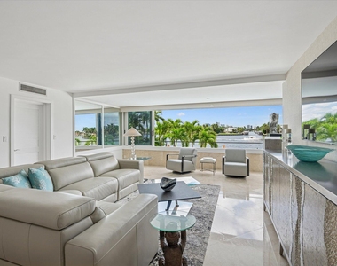 215 N Birch Road - Photo Thumbnail 3