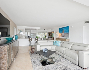 215 N Birch Road - Photo Thumbnail 6