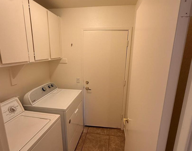 4556 E Charleston Avenue - Photo Thumbnail 28