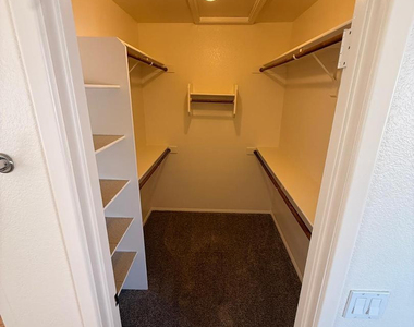 4556 E Charleston Avenue - Photo Thumbnail 18