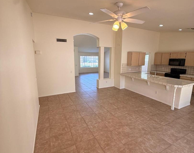 4556 E Charleston Avenue - Photo Thumbnail 10