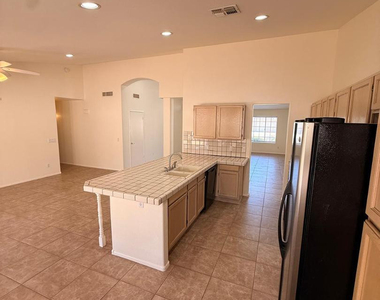 4556 E Charleston Avenue - Photo Thumbnail 9