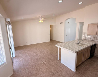 4556 E Charleston Avenue - Photo Thumbnail 8