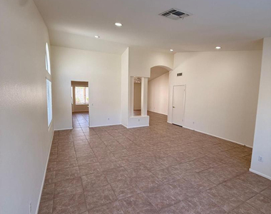 4556 E Charleston Avenue - Photo Thumbnail 5