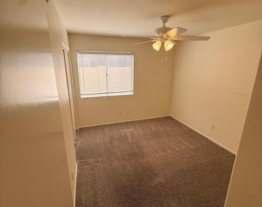 4556 E Charleston Avenue - Photo Thumbnail 27