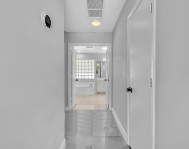 10434 Nw 6th Court - Photo Thumbnail 20