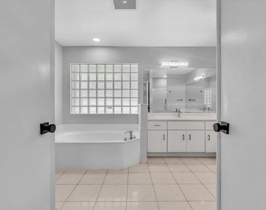 10434 Nw 6th Court - Photo Thumbnail 21