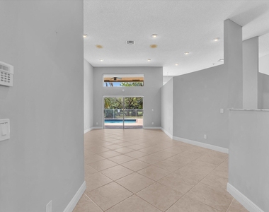 10434 Nw 6th Court - Photo Thumbnail 3
