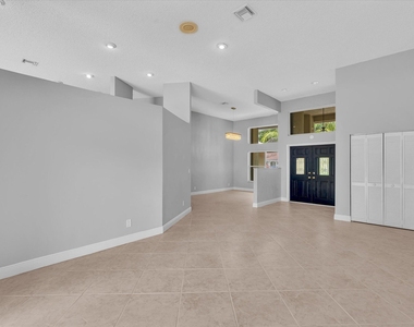 10434 Nw 6th Court - Photo Thumbnail 9