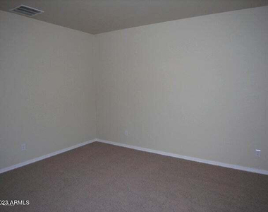 609 E Pearce Road - Photo Thumbnail 11