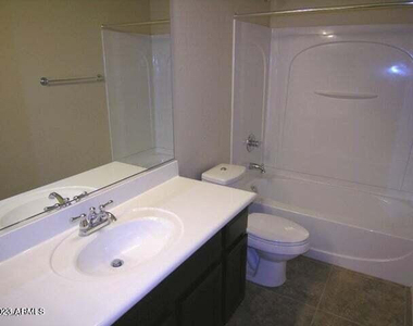 609 E Pearce Road - Photo Thumbnail 6