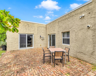 11 Se 13th Street - Photo Thumbnail 32