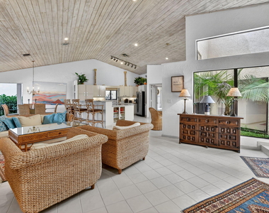 22519 W Esplanada Cir W - Photo Thumbnail 10