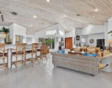 22519 W Esplanada Cir W - Photo Thumbnail 14