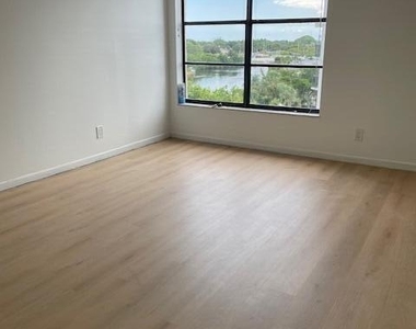 20 Royal Palm Way - Photo Thumbnail 2