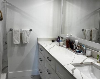 20 Royal Palm Way - Photo Thumbnail 3