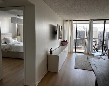 20 Royal Palm Way - Photo Thumbnail 4