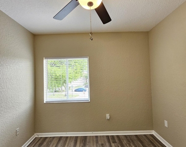 1063 Golden Lakes Boulevard - Photo Thumbnail 20
