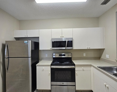 1063 Golden Lakes Boulevard - Photo Thumbnail 3