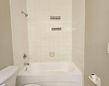 1063 Golden Lakes Boulevard - Photo Thumbnail 12