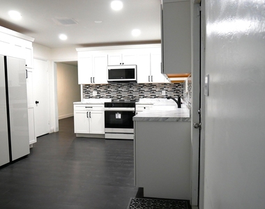 3521 Nw 29th Street - Photo Thumbnail 2