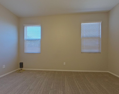 29957 W Mitchell Avenue - Photo Thumbnail 6