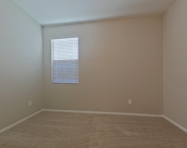 29957 W Mitchell Avenue - Photo Thumbnail 9