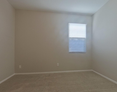29957 W Mitchell Avenue - Photo Thumbnail 10