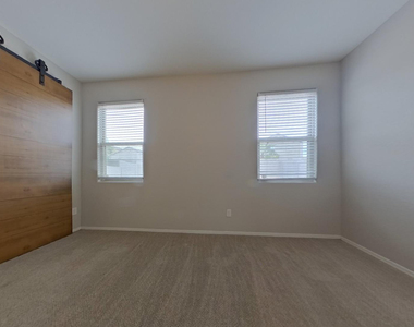 29964 W Mulberry Drive - Photo Thumbnail 7