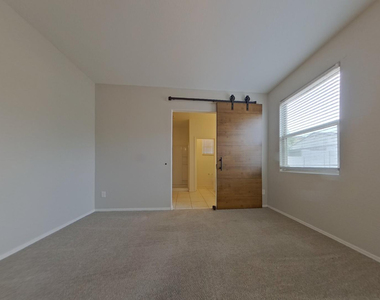 29964 W Mulberry Drive - Photo Thumbnail 6