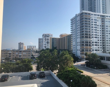 3000 S Ocean Drive - Photo Thumbnail 18