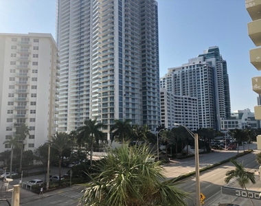 3000 S Ocean Drive - Photo Thumbnail 14