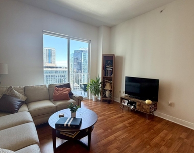 1250 S Miami Avenue - Photo Thumbnail 1