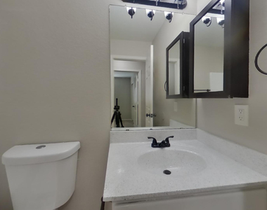 14336 N 154th Lane - Photo Thumbnail 12