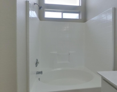 14336 N 154th Lane - Photo Thumbnail 7