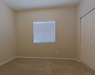 12513 W Washington Street - Photo Thumbnail 9
