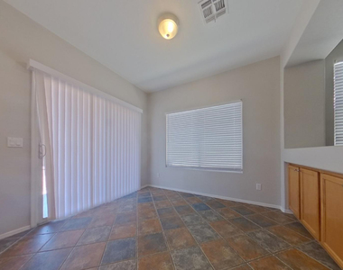 12513 W Washington Street - Photo Thumbnail 3